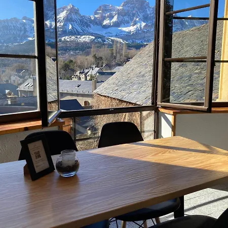 Mariana Tramacastilla de Tena