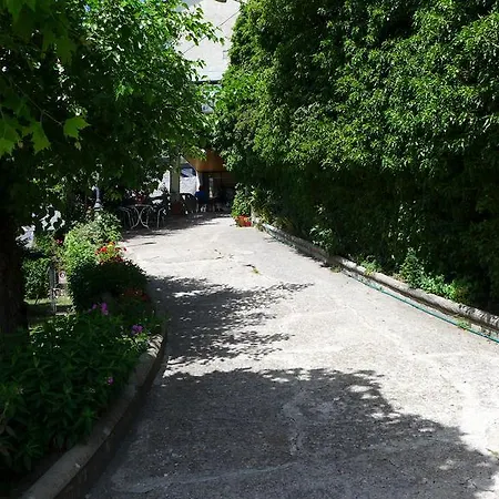 Hotel Mariana *